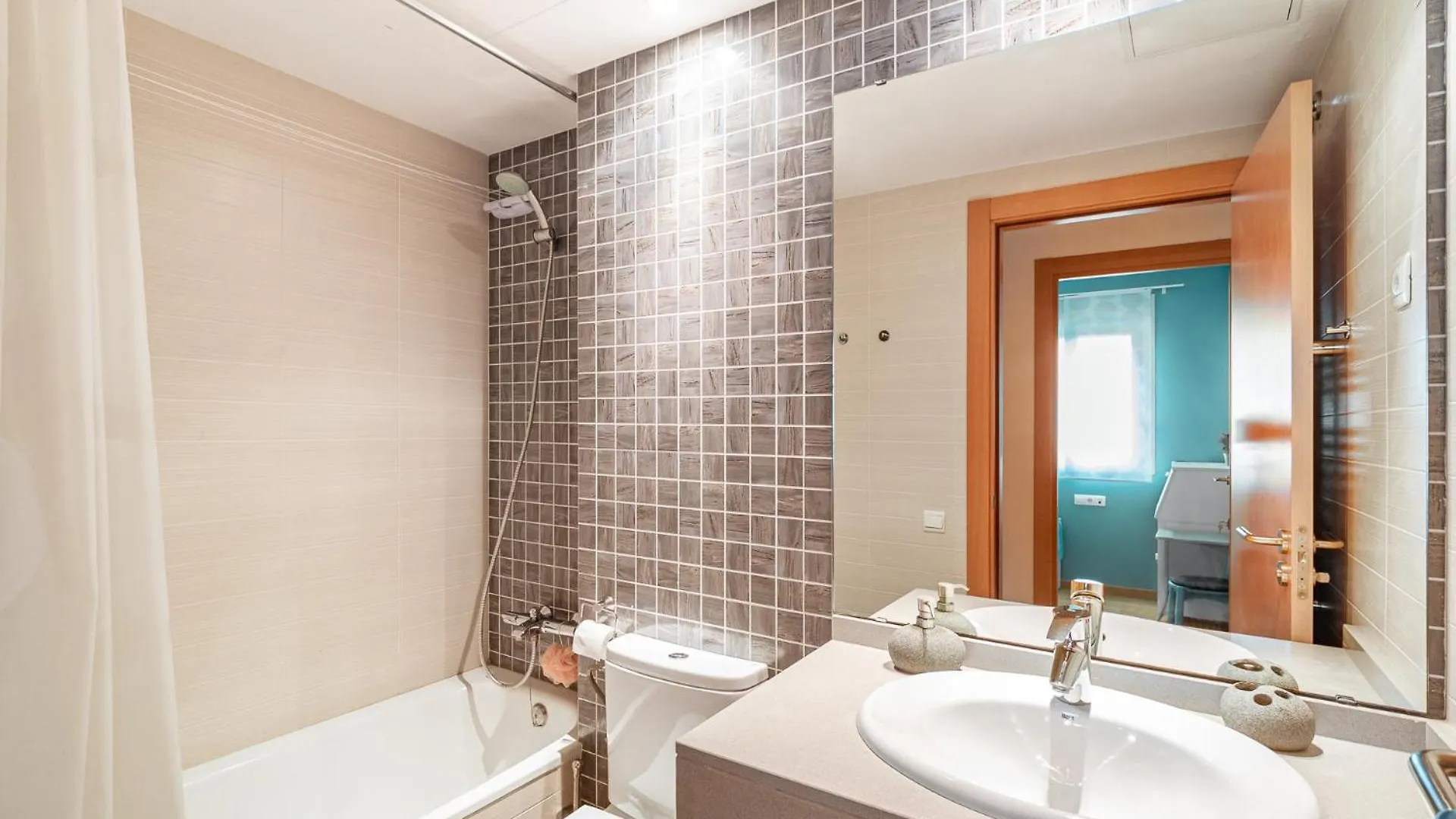 Merce Apartment Forum Barcelona Sant Adria de Besos 0*,  İspanya